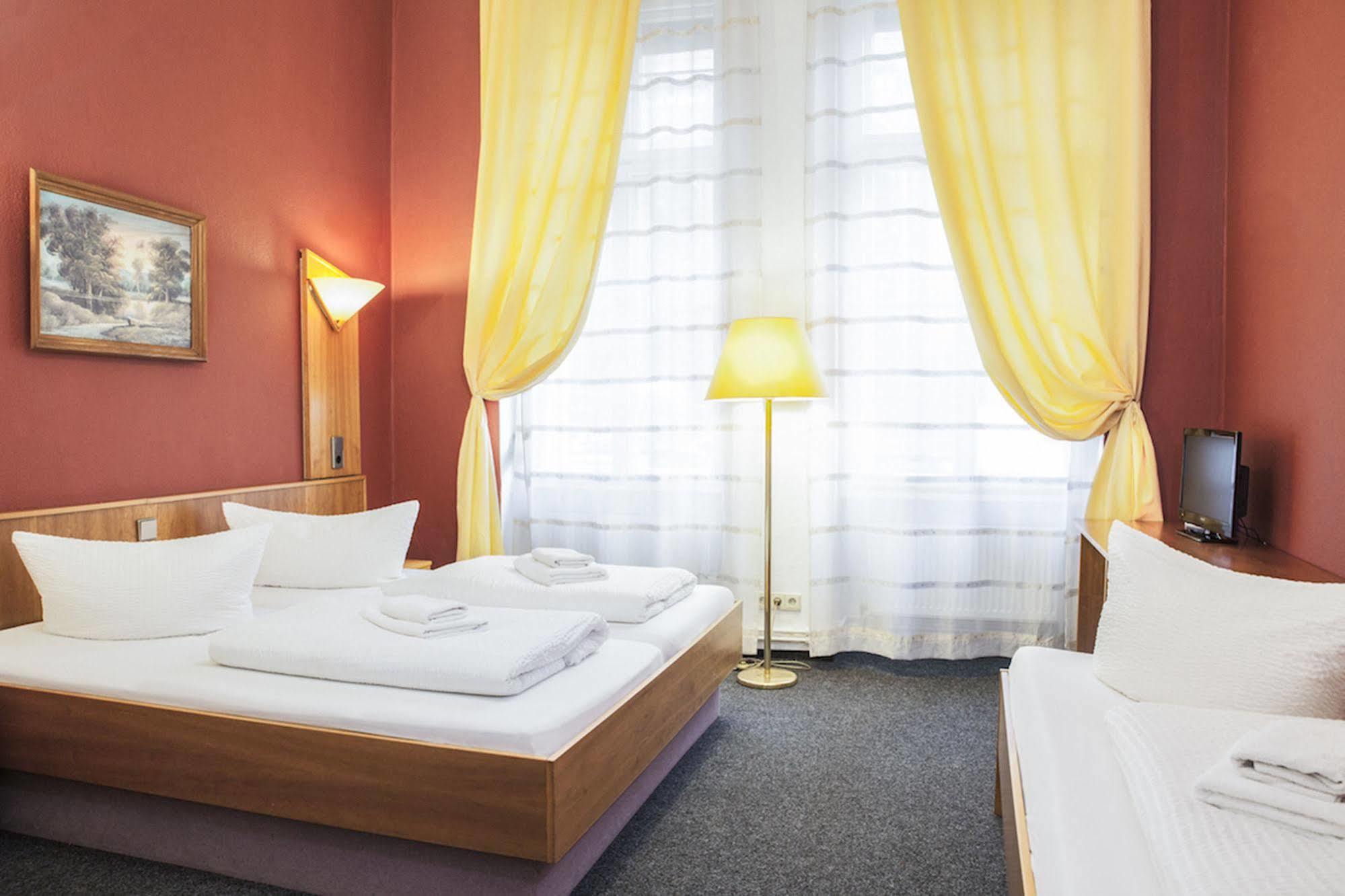 Hotel-Pension Insor Berlino Esterno foto