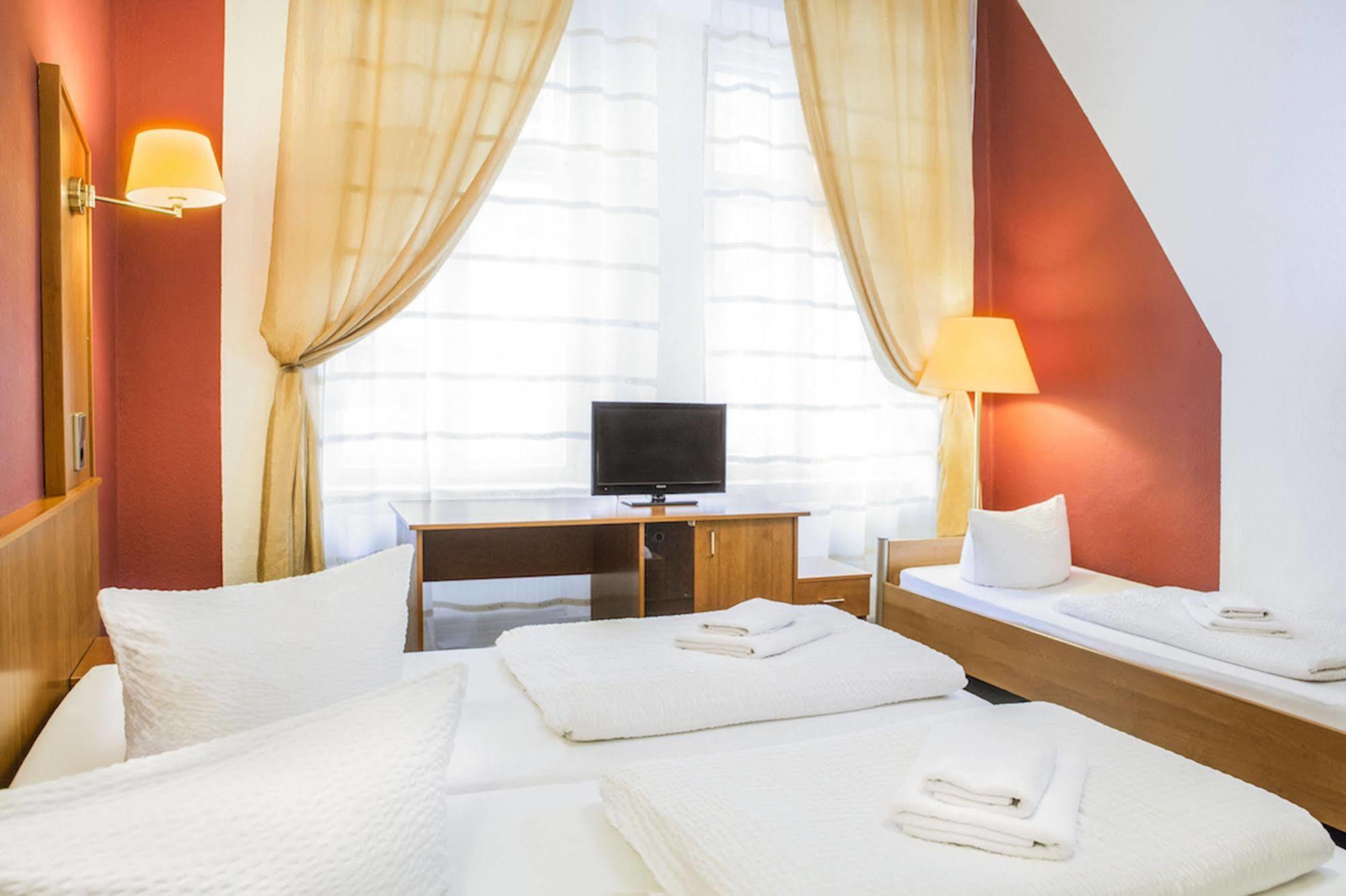 Hotel-Pension Insor Berlino Esterno foto
