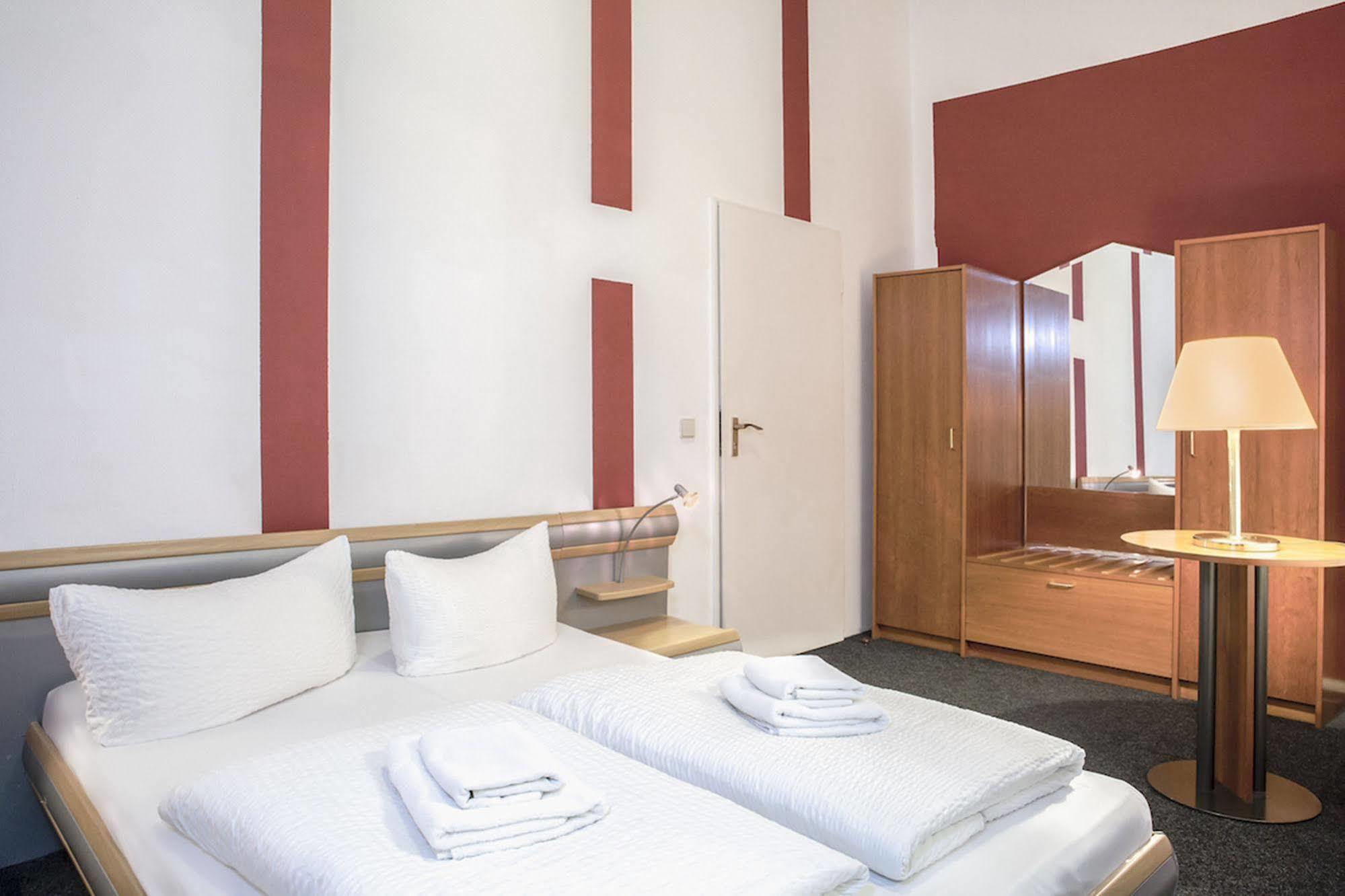 Hotel-Pension Insor Berlino Esterno foto